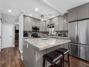 Cheerful 3 Bedroom Home with Loft - Image 5