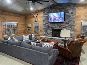 Fairmount Lodge (No pet policy) - Image 3