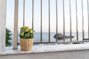 George sea view apartment - Image 2
