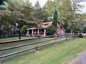 Country Oasis in the City - Best of Both Worlds - Image 5