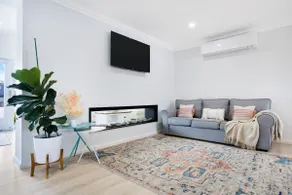 Entire Residential Home - Lake Illawarra And Beachside Home Sleeps 12 - Image 4