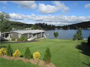 Peaceful Waterfront Cottage on Smith Pond - Image 2
