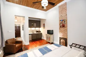 Renovated Efficiency steps away from Magazine St - Image 5