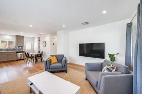 Entire home near campus - private yard - Image 4