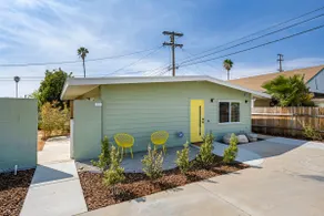 Entire home near campus - private yard - Image 2