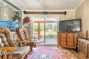 Relax and Play in Dreamy Lake Ellen Getaway - Image 2