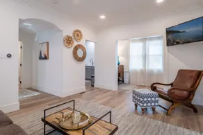 Plush 2-bed apt in Riverside Heights! - Image 4