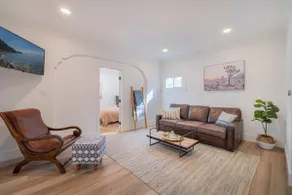 Plush 2-bed apt in Riverside Heights! - Image 2