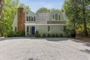 Southampton Estate w Heated Pool - Image 4