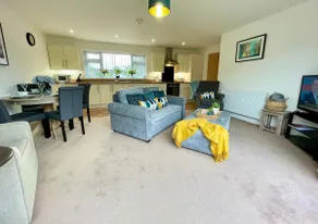 Stylish Boutique Bungalow - Image 5