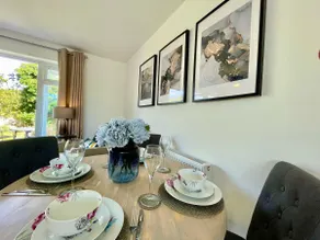 Stylish Boutique Bungalow - Image 3