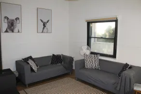 Cosy 3 bedroom cottage in the centre of Kingscote - Image 3