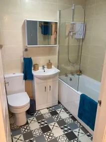 Cosy One-Bedroom Bungalow - Image 2