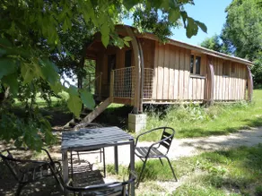 Cottage-chalet in a castle park - Image 3