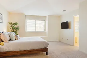 Spacious 5BR Home|Private Yard|Convenient Location - Image 5