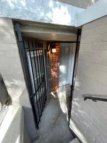Centrally located charming 1 BR in Capitol Hill - Image 2