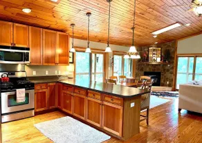 Mountain Escape; 2-Bedroom Cabin with Hot Tub - Image 2