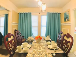 Historic Apt • King Bed • HDTV • Laundry (P2) - Image 2