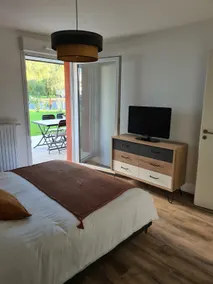 3-star 2-room apartment 100 m from the lake with terrace and garden - Image 2