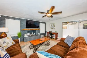 Peace & Quiet, Comfortable 4 bed Home, Spa & Pool - Image 2