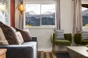 Huckleberry Lodge Mountain Getaway Near Banff - Image 3