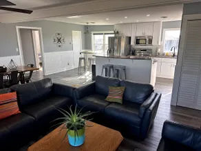 Sand Life Upper Deck |Ocean Views & Private Access - Image 3