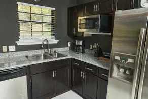 Contemporary 4-Bedroom Retreat - Image 5