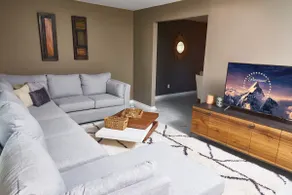 Contemporary 4-Bedroom Retreat - Image 3