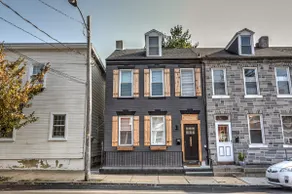 Luxury Manor on Mulberry in the heart of Downtown Lanc - Image 3
