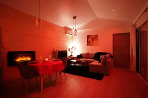 Private hot tub and heated pool (April to September) - Image 5