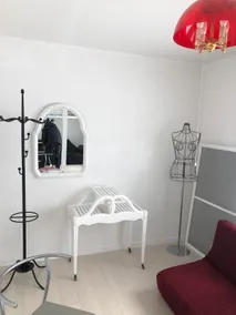 A stylish house with free parking on the premises - Image 2