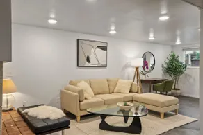 COZY⚡️CLEAN⚡️MODERN Updated Private-2BR Guest Suite - Image 4