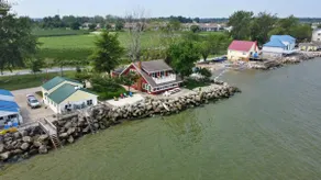 Hot Tub-Lake Erie Beach House, Lake Front - Image 4