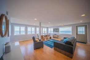 Oceanfront w/ Stunning views and Private Deck☀️🏖 - Image 3