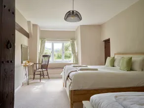 Summergreen Farmhouse - Image 5