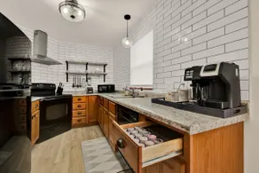 Minutes to WI Statefair, Zoo, Brewers, & Hospital - Image 2