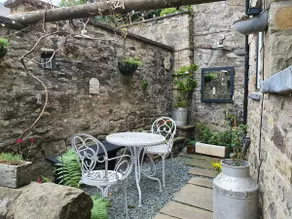 Tiny quaint cottage in the heart of settle. - Image 2