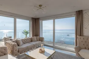 Sunset Home, Luxury Lake Front Apartment - Image 5