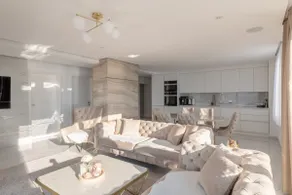 Sunset Home, Luxury Lake Front Apartment - Image 2