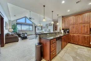 Riverstone Rendezvous: Urban Oasis in Heart of CDA - Image 2