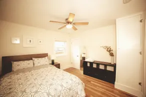 Alki Beachfront Getaway #1- Amazing View Deck! - Image 5