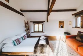 Beautiful, Eco-friendly Coach House in Nature - Image 5