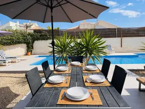 Stunning Quiet Villa with TV, Wi-fi & Private Pool - Image 4
