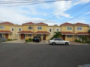 Beautiful secured 2 bedroom villa in gated complex - Image 2
