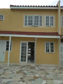 Beautiful secured 2 bedroom villa in gated complex - Image 3