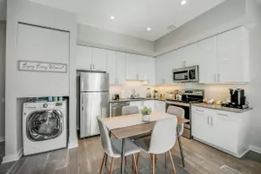 Stylish 1br Unit. Parking. Easy Ride to NYC - Image 2