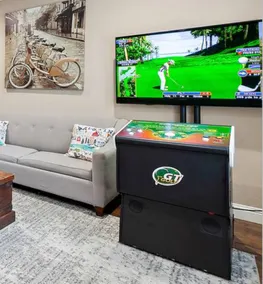 LUX Hot Tub + Chiller Near DT | Games | Sleeps 18 - Image 4