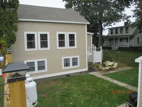 Cheerful 2 Bedroom cottage 1 mile walk to Beach. - Image 2