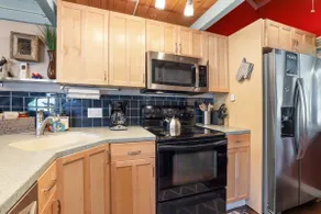 Pet-Friendly 3BR | Heavenly & Fireplace | Sleeps 7 - Image 4