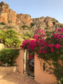 Luxury 3 BD mountainside villa, spectacular sunsets. - Image 3